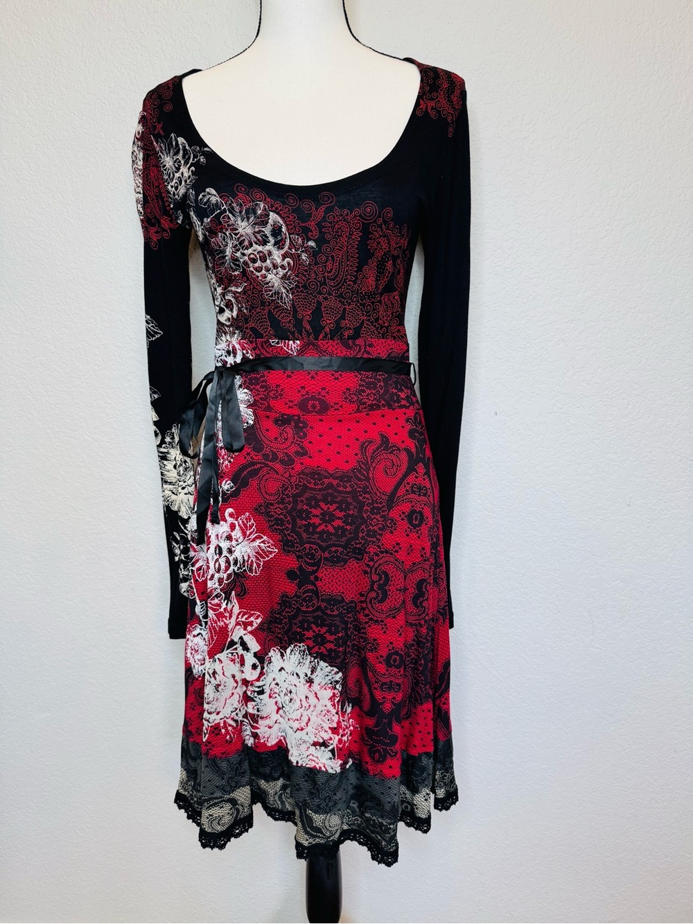 Desigual Dress Womens M Black Red Floral Boho Art to Wear Long Sleeve Lace Hem